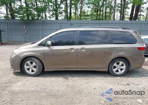 2018 Toyota Sienna Le 8 Passenger из США, поврежденный, VIN 5TDKZ3DCXJS903114